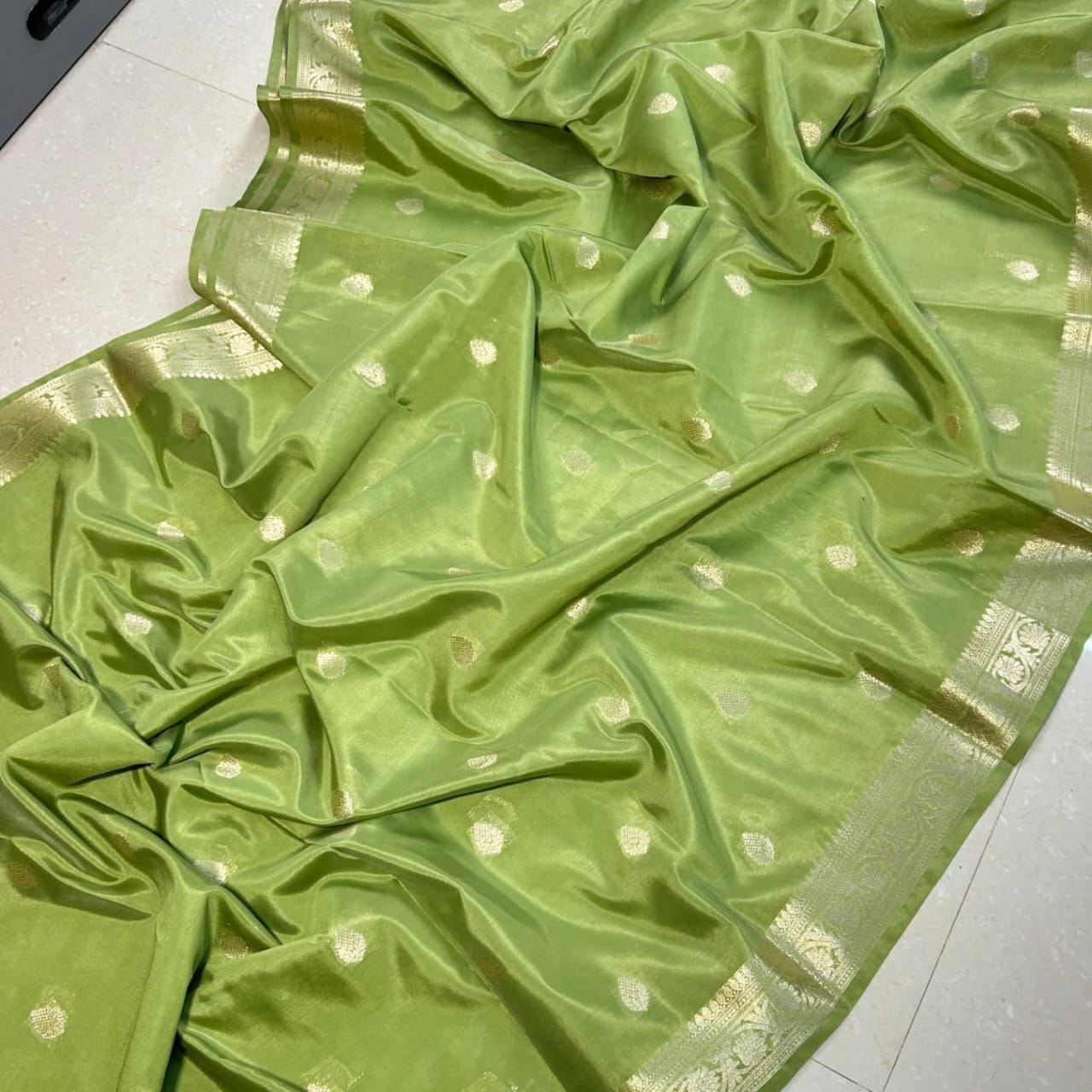 Celebrity inspired Banarasi Soft Zari weaving with unstitched blouse piece