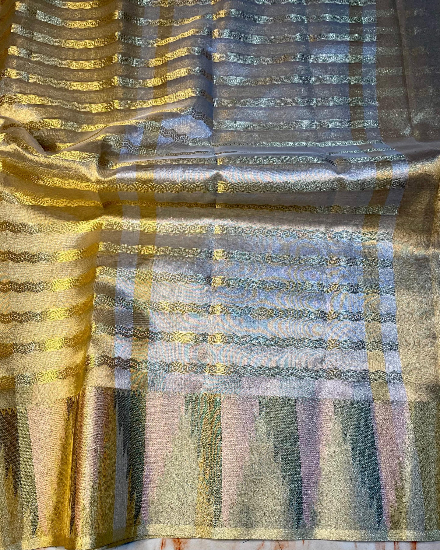 Premium women's gold zari Tissue silk saree